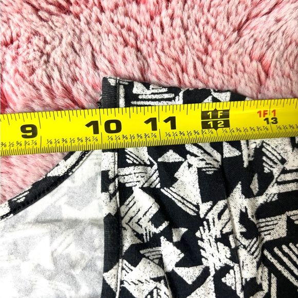 Aeropostale Graphic Graphite Black and White Geometric Fit & Flare Dress - Picture 5 of 9